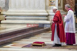 Droga Kryżowa z udziałem Papieża Franciszka w Watykanie