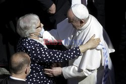 Papież Franciszek ucałował numer obozowy Lidii Maksymowicz