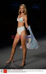 Pokazy Miami Swim Week 2021