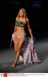 Pokazy Miami Swim Week 2021