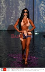 Pokazy Miami Swim Week 2021