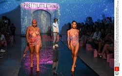 Pokazy Miami Swim Week 2021