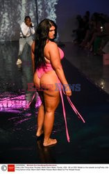 Pokazy Miami Swim Week 2021