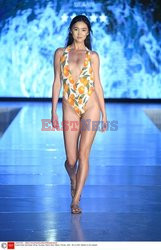 Pokazy Miami Swim Week 2021