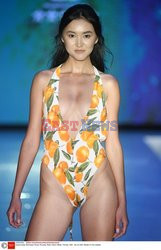 Pokazy Miami Swim Week 2021