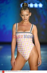 Pokazy Miami Swim Week 2021