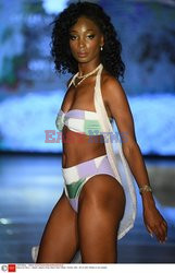 Pokazy Miami Swim Week 2021