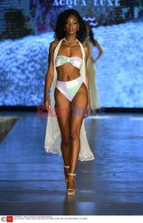 Pokazy Miami Swim Week 2021