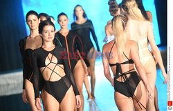 Pokazy Miami Swim Week 2021