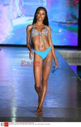 Pokazy Miami Swim Week 2021