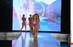 Pokazy Miami Swim Week 2021