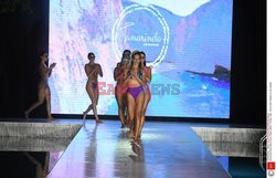 Pokazy Miami Swim Week 2021