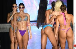 Pokazy Miami Swim Week 2021