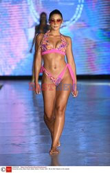 Pokazy Miami Swim Week 2021