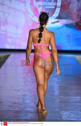 Pokazy Miami Swim Week 2021