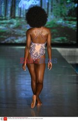 Pokazy Miami Swim Week 2021