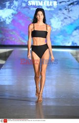 Pokazy Miami Swim Week 2021