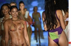 Pokazy Miami Swim Week 2021