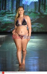 Pokazy Miami Swim Week 2021