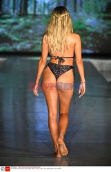 Pokazy Miami Swim Week 2021