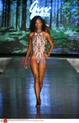 Pokazy Miami Swim Week 2021