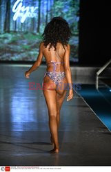 Pokazy Miami Swim Week 2021