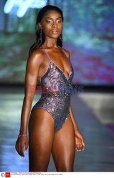 Pokazy Miami Swim Week 2021