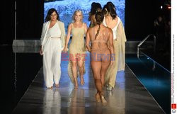 Pokazy Miami Swim Week 2021