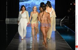 Pokazy Miami Swim Week 2021