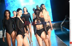 Pokazy Miami Swim Week 2021