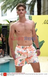 Pokazy Miami Swim Week 2021