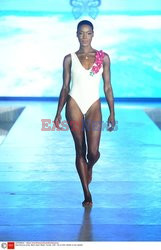 Pokazy Miami Swim Week 2021