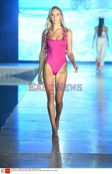 Pokazy Miami Swim Week 2021