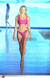 Pokazy Miami Swim Week 2021