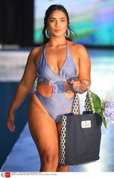 Pokazy Miami Swim Week 2021