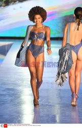 Pokazy Miami Swim Week 2021