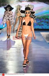 Pokazy Miami Swim Week 2021