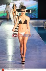 Pokazy Miami Swim Week 2021