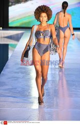 Pokazy Miami Swim Week 2021