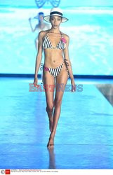 Pokazy Miami Swim Week 2021