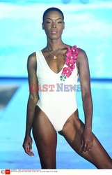 Pokazy Miami Swim Week 2021