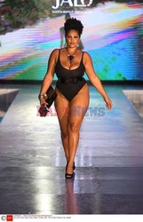 Pokazy Miami Swim Week 2021