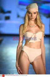 Pokazy Miami Swim Week 2021