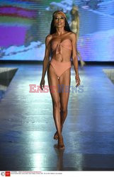 Pokazy Miami Swim Week 2021