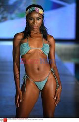 Pokazy Miami Swim Week 2021