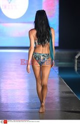 Pokazy Miami Swim Week 2021