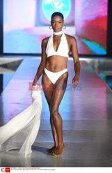 Pokazy Miami Swim Week 2021