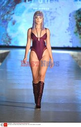 Pokazy Miami Swim Week 2021