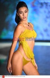 Pokazy Miami Swim Week 2021