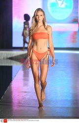 Pokazy Miami Swim Week 2021